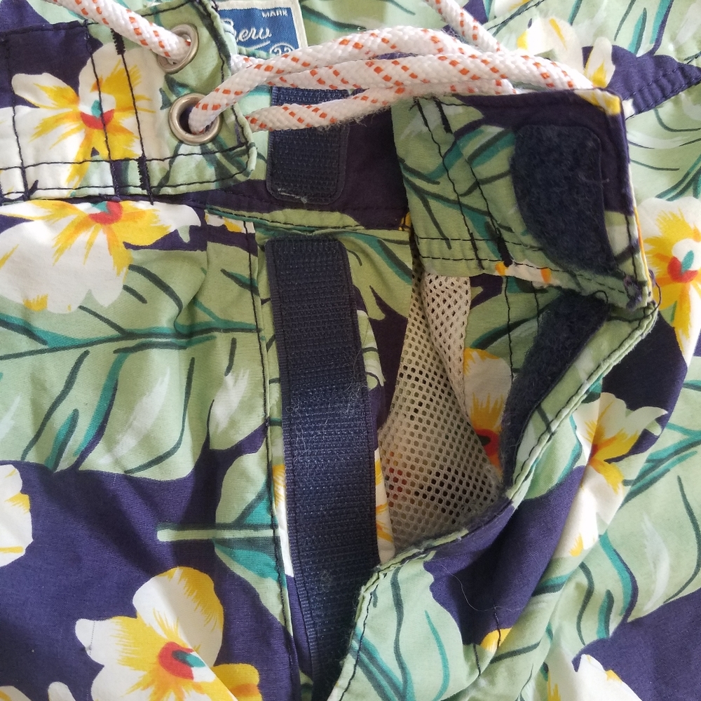 J. Crew Men's floral swim trunks sz 33 - Picture 2 of 4